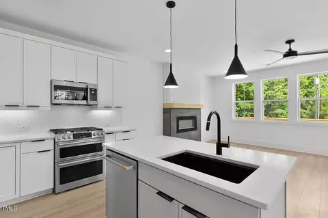 Kitchen - 140 End Ave, Durham, NC 27703 photo 3 of 5