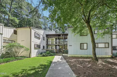 642 Pine Ridge Pl, Raleigh, NC 27609