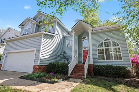 Exterior - 710 Midsummer Ln, Apex, NC 27502 photo 2 of 7