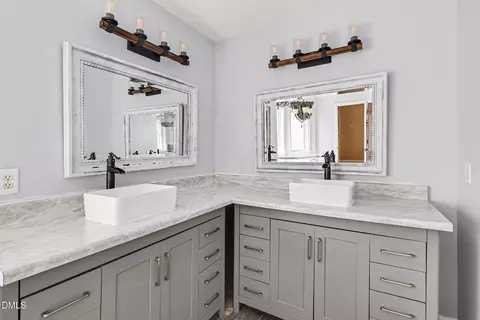 Bath - 710 Midsummer Ln, Apex, NC 27502 photo 2 of 4