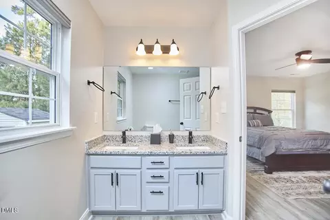 Bath - 2912 Forrestal Dr, Durham, NC 27703 photo 3 of 4