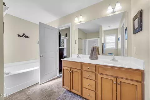 Bath - 59 Long Grass Dr, Smithfield, NC 27577 photo 2 of 4