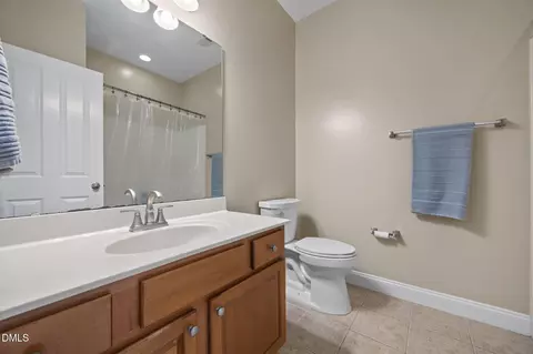 Bath - 110 Bridgegate Dr, Cary, NC 27519 photo 1 of 4