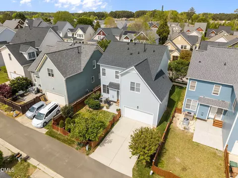 View/Area - 110 Bridgegate Dr, Cary, NC 27519 photo 2 of 4