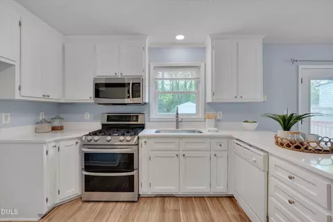 Kitchen - 110 Edgewood Dr, Durham, NC 27704 photo 2 of 3
