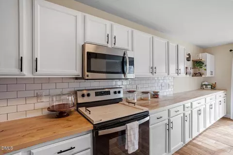 Kitchen - 205 Battery Way, Bunnlevel, NC 28323 photo 5 of 7