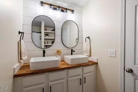 Bath - 205 Battery Way, Bunnlevel, NC 28323 photo 3 of 5