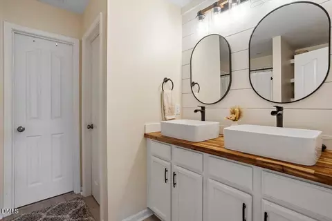 Bath - 205 Battery Way, Bunnlevel, NC 28323 photo 2 of 5