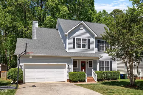 8708 Erinsbrook Dr, Raleigh, NC 27617