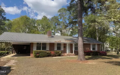 204 Lane St, Maxton, NC 28364
