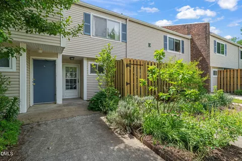 220 Elizabeth St #E7, Chapel Hill, NC 27514