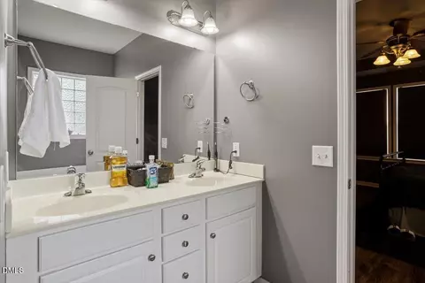 Bath - 118 Victory Cir, Willow Spring, NC 27592 photo 3 of 4