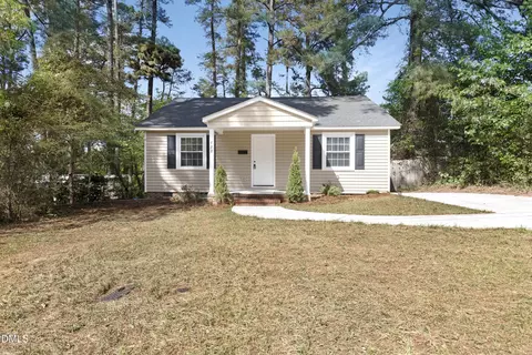 722 Kooler Cir, Fayetteville, NC 28305