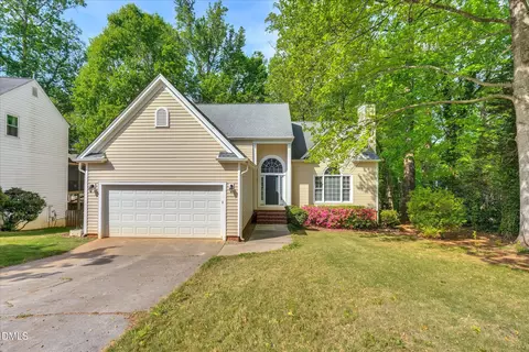 102 Durington Pl, Cary, NC 27518