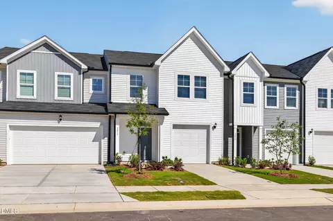 3217 Bailey Lake Dr, Fuquay Varina, NC 27526
