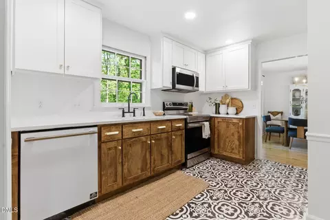 Kitchen - 5234 N Willowhaven Dr, Durham, NC 27712 photo 2 of 8