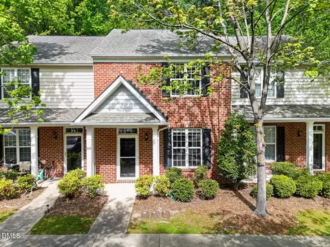 203 Sir William Ln, Rolesville, NC 27571