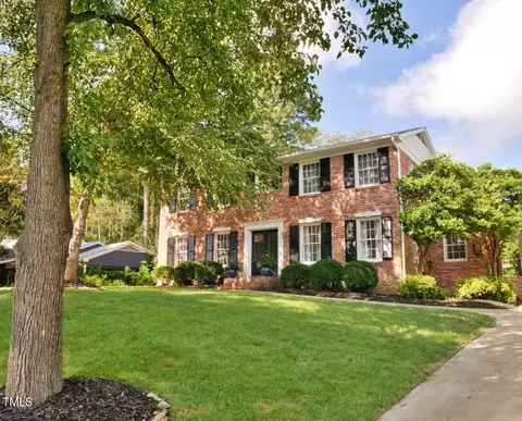 5017 Sandlewood Dr, Raleigh, NC 27609