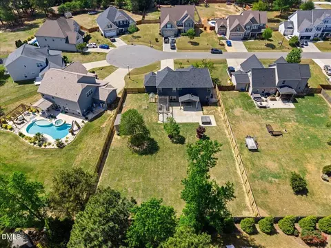 57 Seashore Pt, Clayton, NC 27520