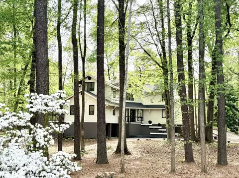 996 Cleland Dr, Chapel Hill, NC 27517