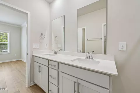 Bath - 1502 Hatteras Rd, Durham, NC 27703 photo 3 of 4