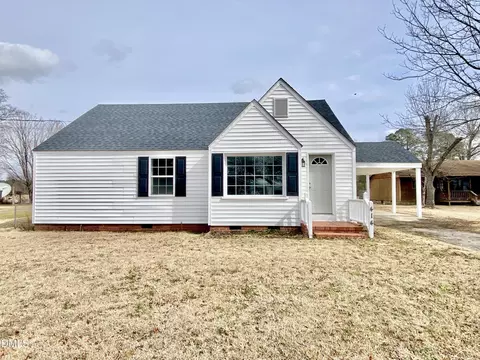 Exterior - 414 W Main St, Selma, NC 27576 photo 2 of 8