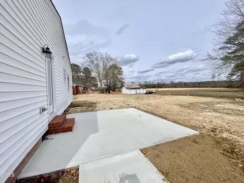 414 W Main St, Selma, NC 27576 photo 8