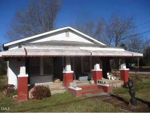 611 N Wilson Ave, Dunn, NC 28334