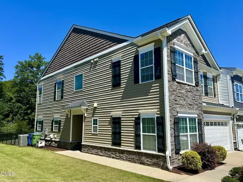 553 Barneswyck Dr, Fuquay Varina, NC 27526