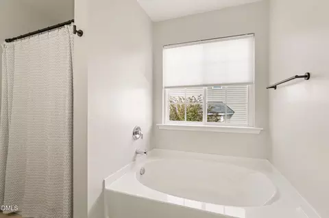 Bath - 704 Stackhurst Way, Wake Forest, NC 27587 photo 3 of 4