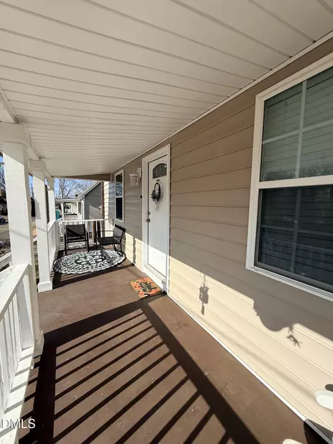 928 E Davis St, Burlington, NC 27215