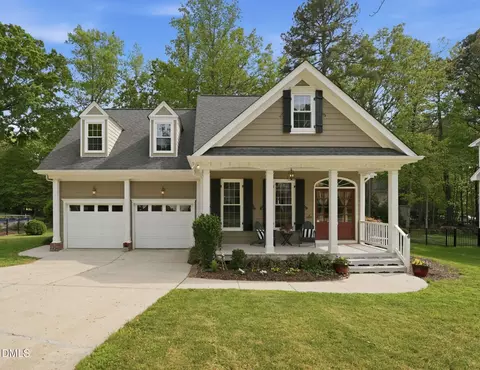 264 Elmcrest Dr, Holly Springs, NC 27540