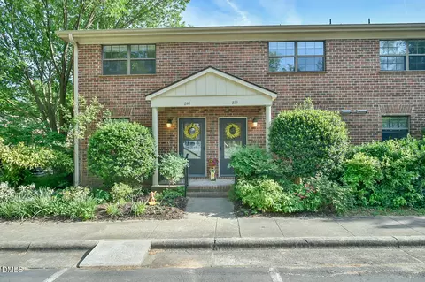 105 Fidelity St UNIT B 40, Carrboro, NC 27510