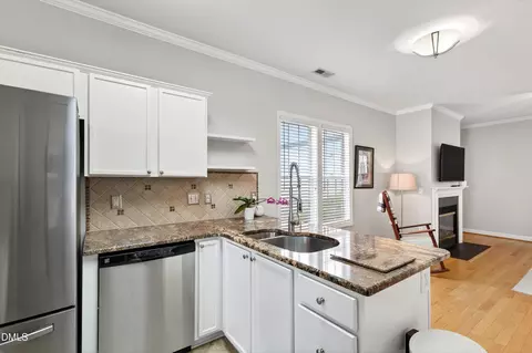 Kitchen - 3013 White Cloud Cir, Apex, NC 27502 photo 3 of 6