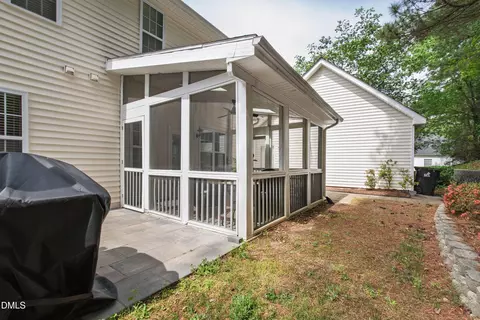 Exterior - 3013 White Cloud Cir, Apex, NC 27502 photo 7 of 9