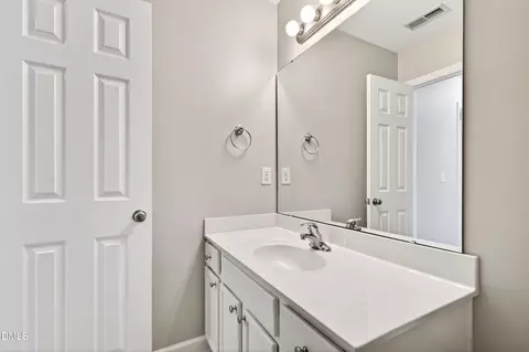 Bath - 3013 White Cloud Cir, Apex, NC 27502 photo 3 of 4