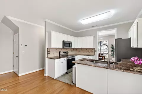 Kitchen - 3013 White Cloud Cir, Apex, NC 27502 photo 5 of 6