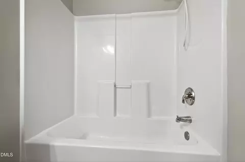 Bath - 3013 White Cloud Cir, Apex, NC 27502 photo 4 of 4