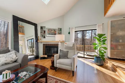 2901 Debra Dr, Raleigh, NC 27607