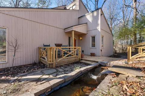 2901 Debra Dr, Raleigh, NC 27607