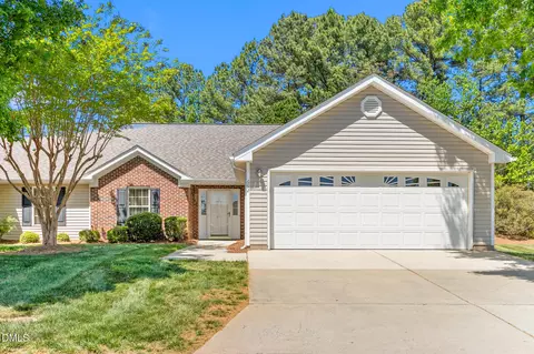 692 Huntingdon St, Elon, NC 27244