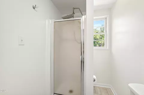Bath - 913 Washington St, Durham, NC 27701 photo 2 of 4