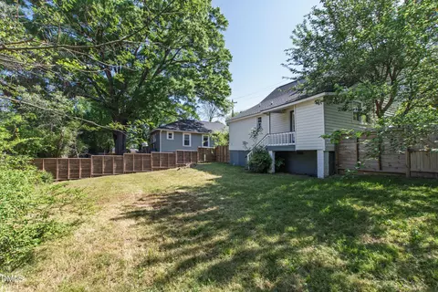 Exterior - 913 Washington St, Durham, NC 27701 photo 4 of 8