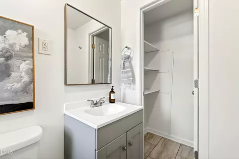 Bath - 913 Washington St, Durham, NC 27701 photo 1 of 4