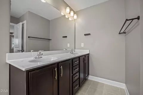 Bath - 1 Pickard Pl, Durham, NC 27703 photo 2 of 3