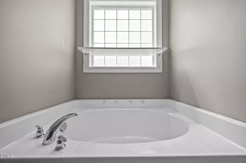 Bath - 1 Pickard Pl, Durham, NC 27703 photo 3 of 3