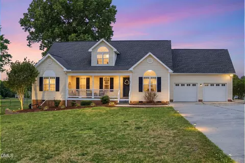 104 Churchill Downs Dr, Clayton, NC 27520