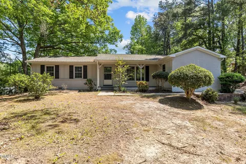 1106 Mohawk Ave, Fayetteville, NC 28303