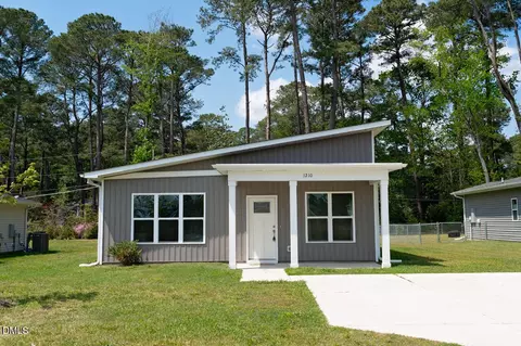 1210 S 2nd St, Smithfield, NC 27577