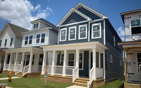 1808 Lumineer Ln, Wendell, NC 27591